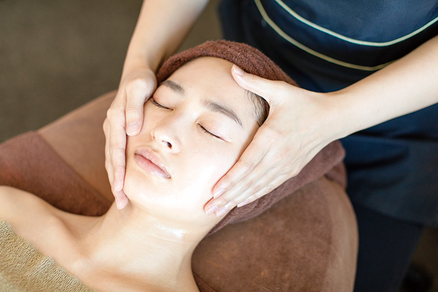 BODy'S-ボディーズ-施術の様子 フェイシャル